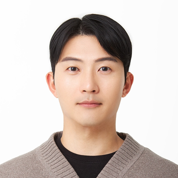“Seungyong Hwang